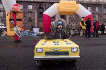 Украинский изобретатель построил самый маленький автомобиль на бензине