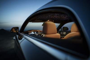 Rolls-Royce выпустит версию Wraith со "звездным небом" в салоне