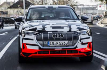 Audi запустили предзаказ новенького e-tron
