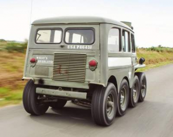 В Сети показали уникальный восьмиколесный Jeep