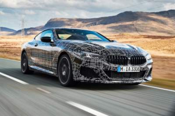 Новое купе BMW M850I показали в зрелищном дрифте
