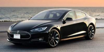 Tesla на автопилоте попала в ДТП