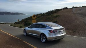 Илон Маск рассказал о полноприводной двухмоторной Tesla Model 3‍