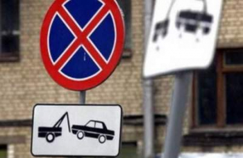 В Украине запретят парковку на тротуарах и вдоль дорог