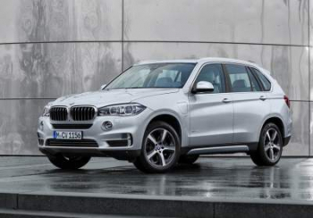 Стало известно, когда выйдет новый BMW X5