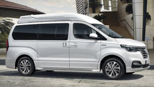 Минивэн Hyundai H-1 получил роскошную версию «лимузин»‍