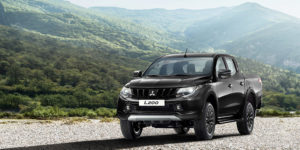 В России стартовали продажи «черной» спецверсии пикапа Mitsubishi L200