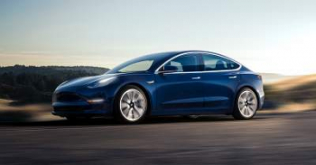 Названа стоимость Tesla Model 3 в максимальной комплектации