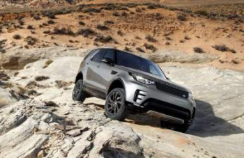 Land Rover научат ездить по бездорожью без водителя 