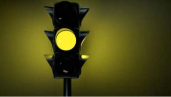 В Украине начали отменять желтый сигнал светофора