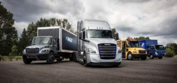 Daimler показал два электрических грузовика