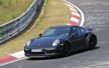 В Сеть слили фото нового Porsche 911 Turbo