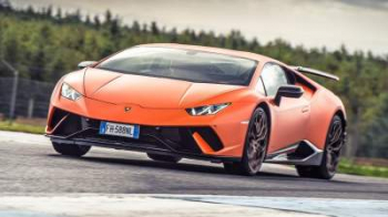 Lamborghini Huracan Performante случайно сожгли на заправке