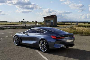 BMW поделилась подробностями о новом авто восьмой серии