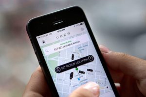 Uber отказалась от разработки беспилотных грузовиков‍