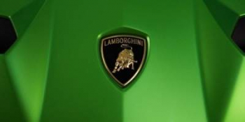 Lamborghini показала мощную версию Aventador SVJ