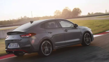 Hyundai раскрыла «заряженный» фастбек i30