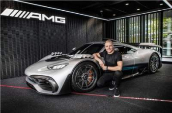 В Сети показали салон и дизайн супергибрида Mercedes-AMG