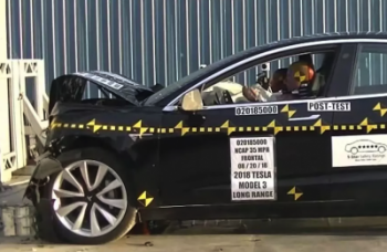 Американцы назвали Tesla Model 3 самым безопасным автомобилем