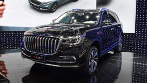 FAW превратила Toyota Crown в премиальный внедорожник Hongqi HS7