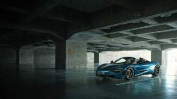 McLaren презентовала облегченный 720S Spider