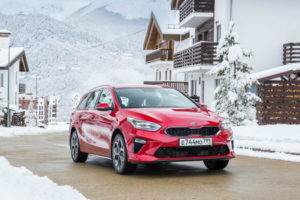 KIA назвала комплектации нового универсала Ceed для России