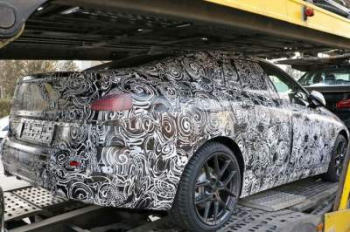В Сеть попали "живые" снимки нового седана от BMW