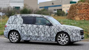 Фотошпионы показали новый Mercedes GLB-Class